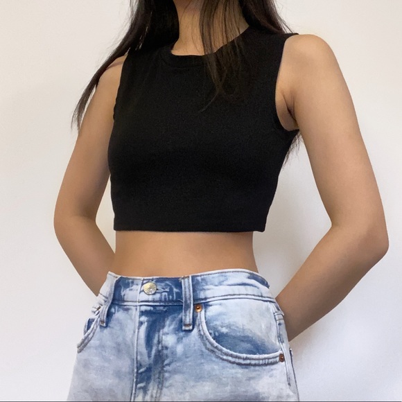 Black tank top - Picture 2 of 2